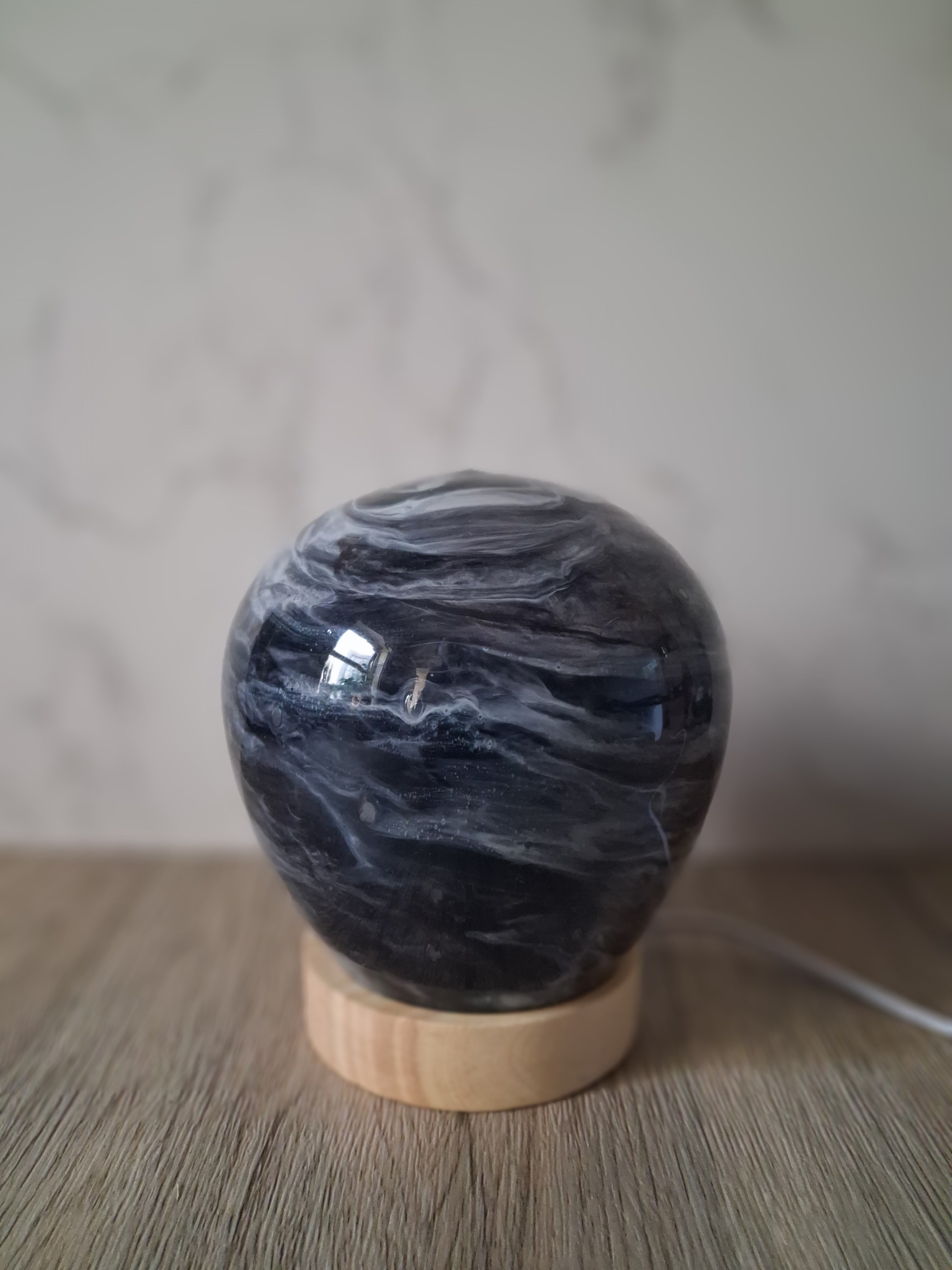 Ręcznie wykonana lampka ze szkła LED lampka nocna  12 cm Galaxy Luna