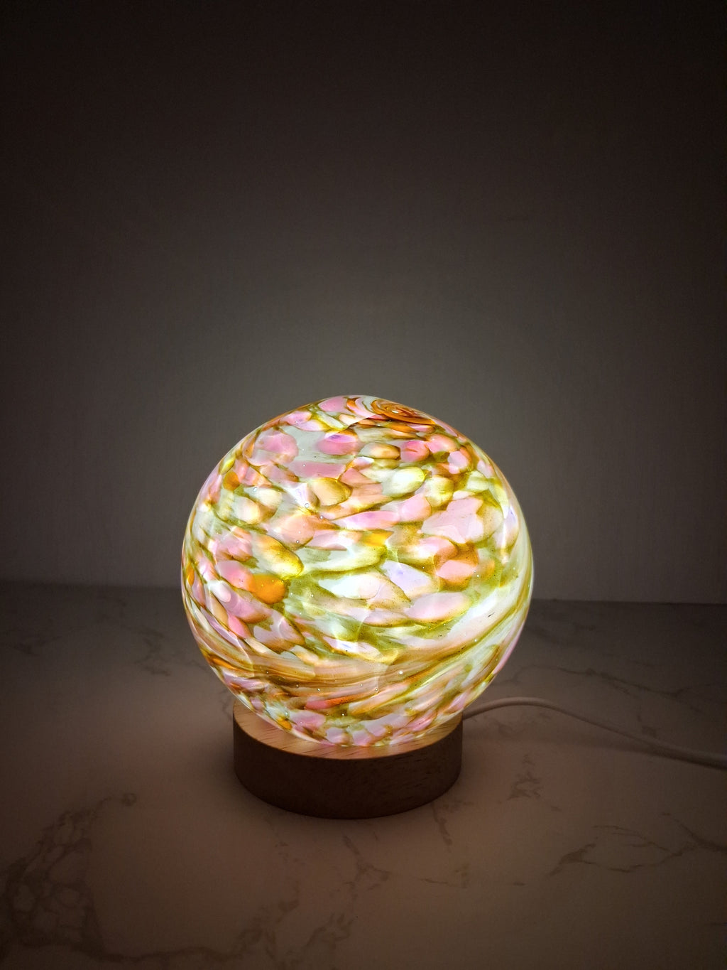 Rękodzieło lampka szklana nocna LED Płatki kwiatów Kula 12 cm