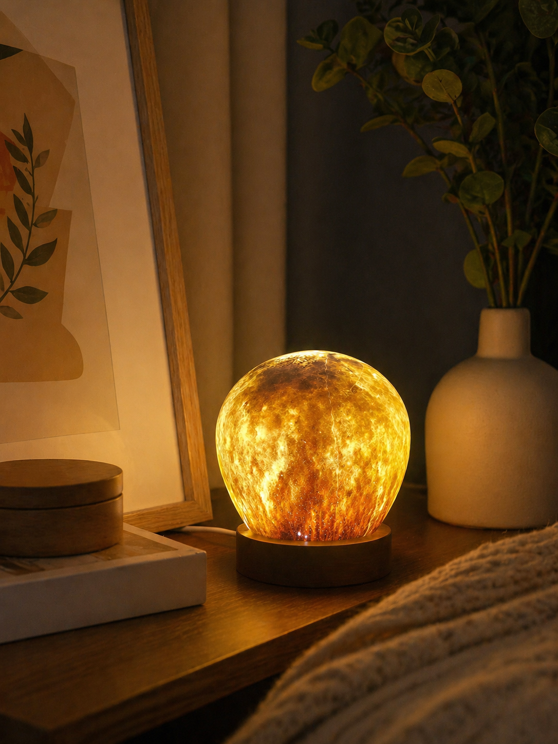 Rękodzieło lampka szklana nocna LED USB Amber 12 cm