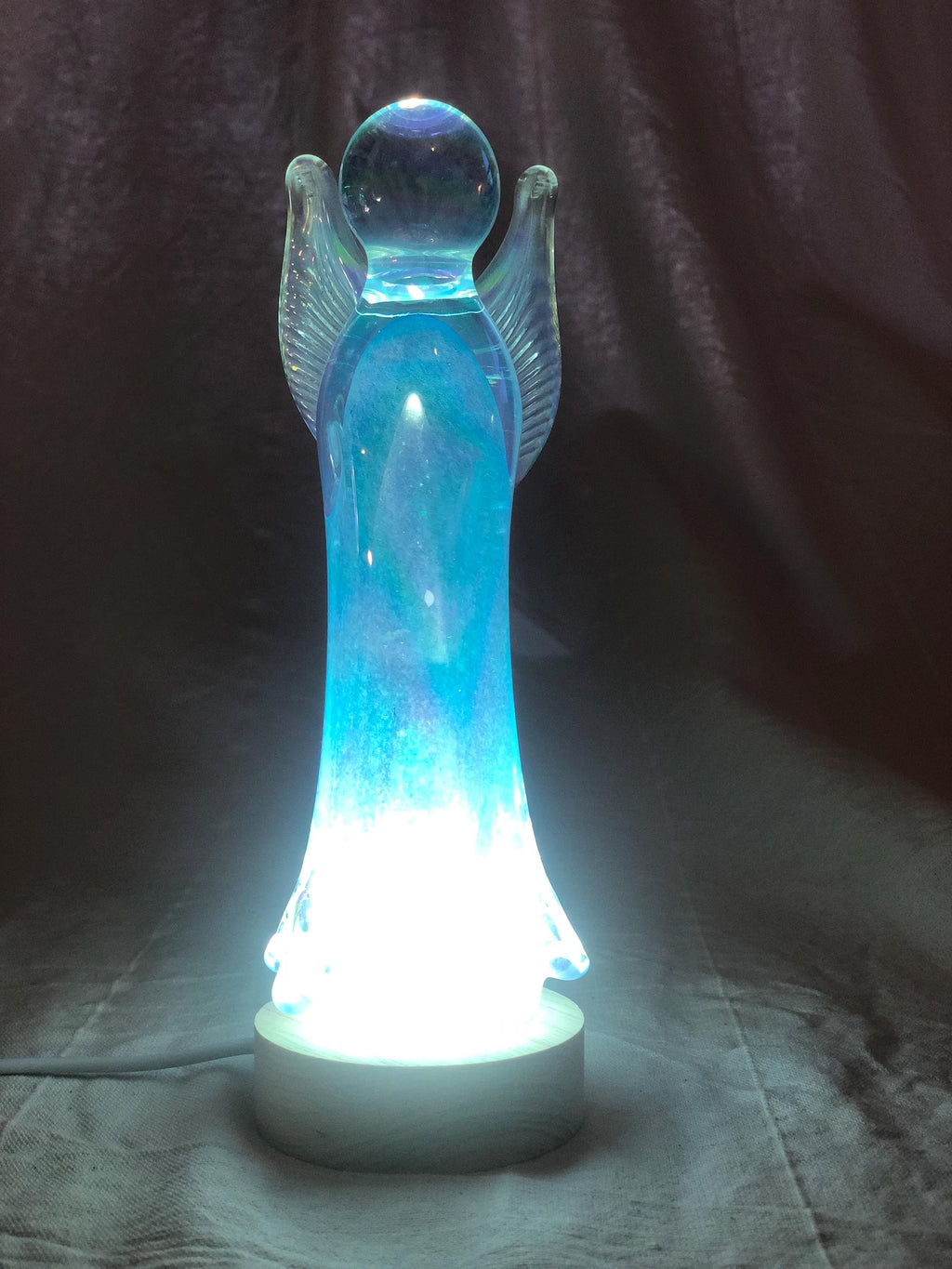 Rękodzieło lampka szklana nocna LED Angel Aniołek niebieska 17 cm