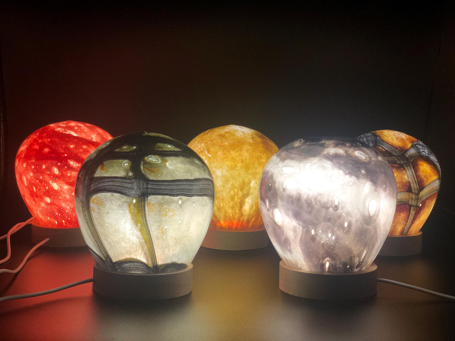 Ręcznie wykonana lampka ze szkła LED lampka nocna  12 cm Galaxy Luna